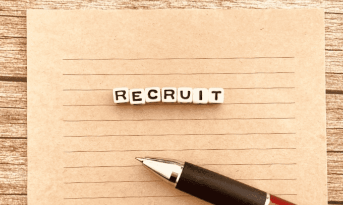 リクルート