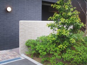 【豆知識】家の顔！安全で素敵な玄関アプローチの作り方