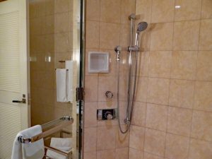 お風呂をリフォームでガラス張りにするメリット・デメリット