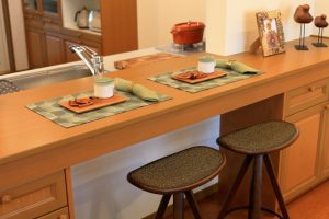 子育て中のママにもオススメのリフォーム！対面式キッチンのメリットとは