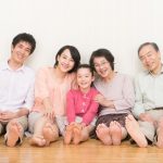 家庭事故を防ぐ！老後のリフォームにオススメな床材は？