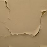 壁紙（クロス）にヒビが入る原因や対処法