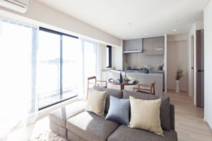 【リビングが暗い】という悩みを解決するリフォーム