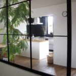 お部屋を明るく開放的に~室内窓の魅力~