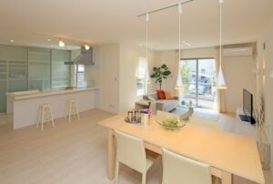 ダイニングやバーにも！～カウンターの魅力をご紹介！～