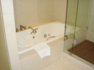 実際どうなの？？ガラス張りのお風呂のメリット・デメリット