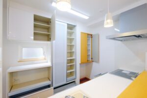 キッチンの背面収納とは？リフォーム前に押さえておきたいポイント！