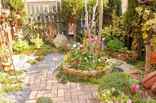 レンガを使ってお庭を素敵に！