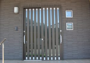 ドアリフォームでお好みの玄関に！