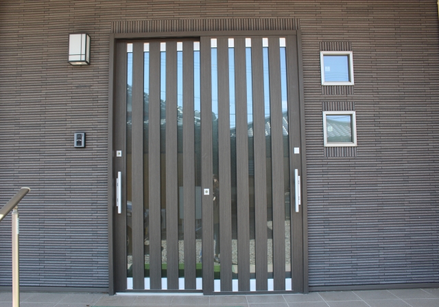 ドアリフォームでお好みの玄関に！