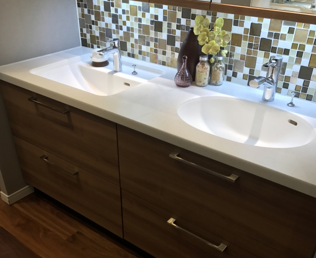 忙しい朝に！ツインボウルの洗面所で支度をスムーズに