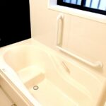 手すりで安全確保!?お風呂場・浴室の部分リフォーム