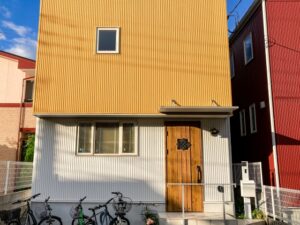 スタイリッシュなご自宅へ！ガルバリウム鋼板の外壁リフォーム