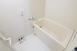 お風呂が寒いのはなぜ？その原因や寒さ対策について