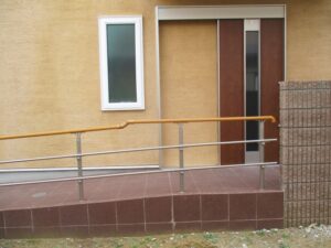 玄関のバリアフリーリフォームについて