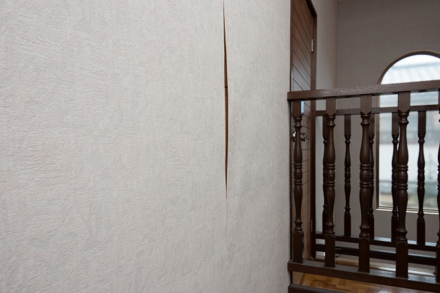 壁紙のはがれ width=