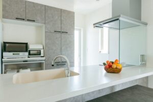 キッチンリフォーム！オイルガードは付ける？付けない？