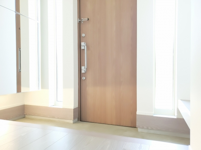 玄関ドアリフォームの賢い選び方とは