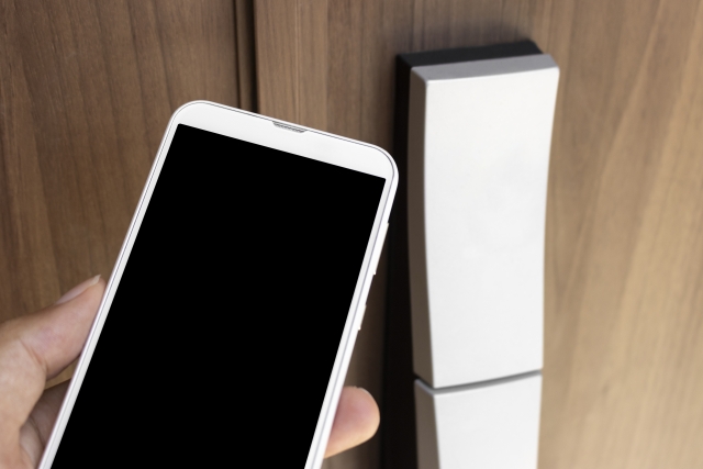 スマホで楽々遠隔操作！IoTリフォームで更に快適・安心に