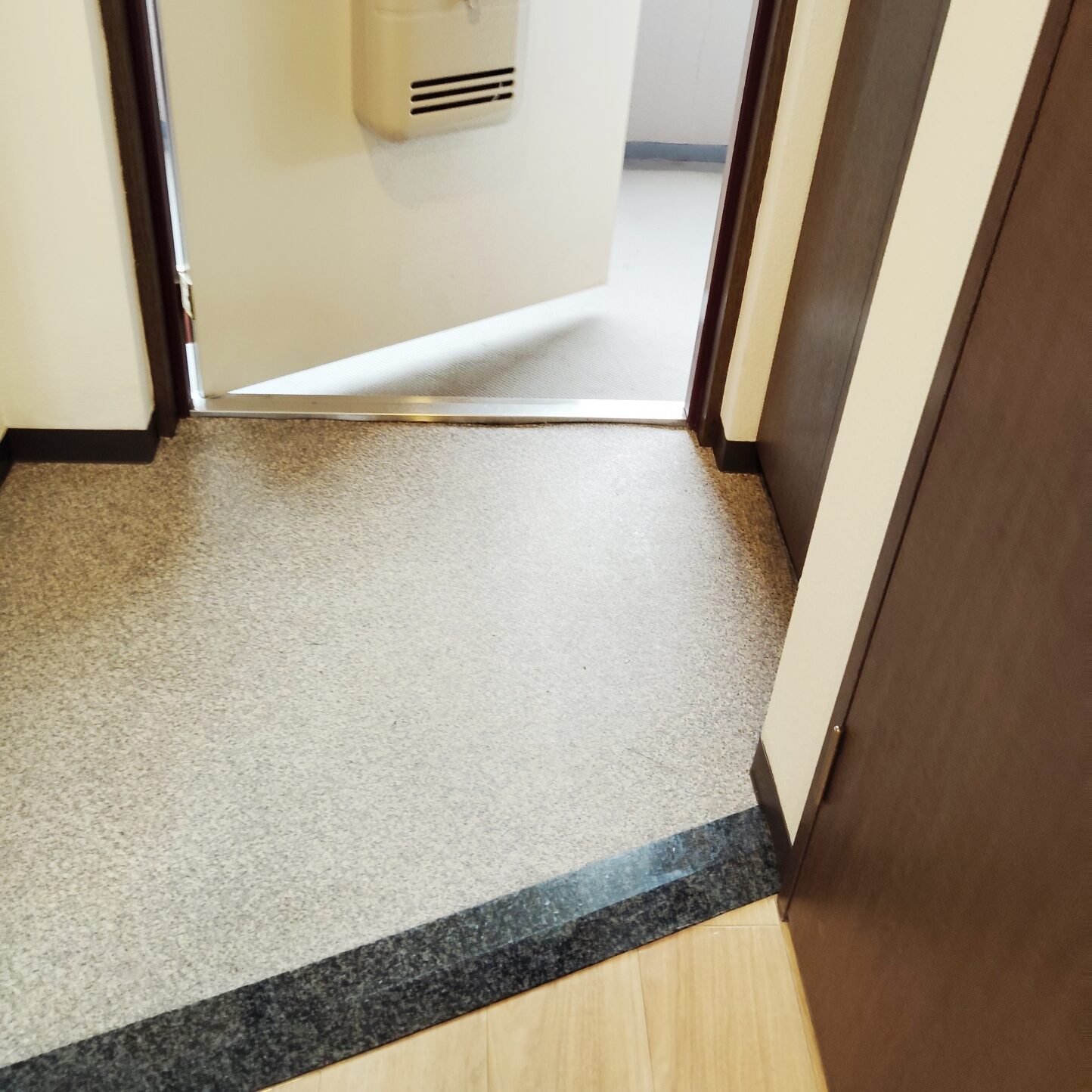 斜めの上がり框