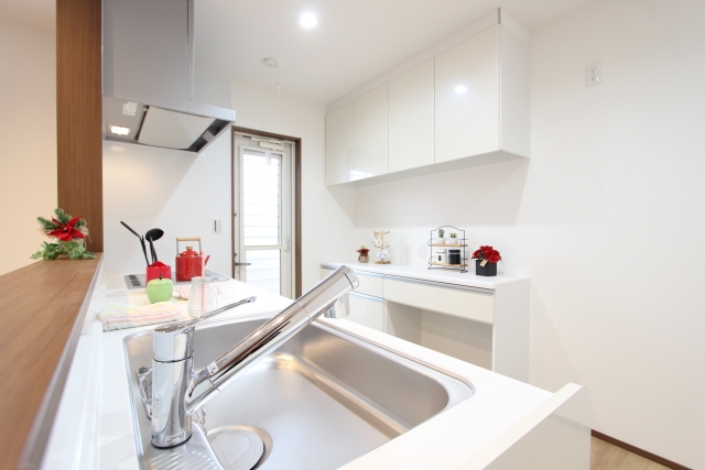 １日で交換可能！勝手口ドア交換で防犯性・断熱性UP