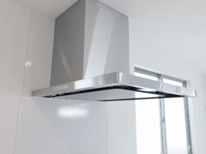 レンジフードはいつ交換・リフォームするべき？見逃しがちなサインとは