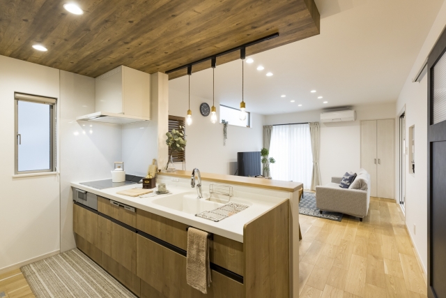 「収納が足りない」「コンロの掃除が面倒」…キッチンの悩み別！リフォームで解決する方法