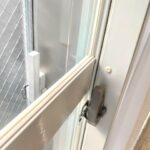 涼しくなった今こそ！窓のリフォームで住まいの防犯強化