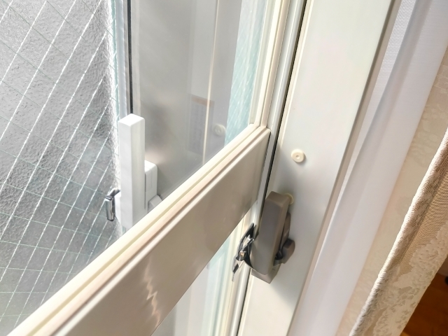 涼しくなった今こそ！窓のリフォームで住まいの防犯強化