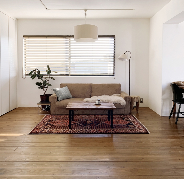 今、自然素材の家づくりが人気！無垢材フローリングのメリット・デメリットと上手なメンテナンス