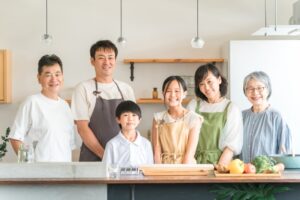 完全分離？それとも一部共有？家族構成で選ぶ二世帯リフォームの種類と選び方