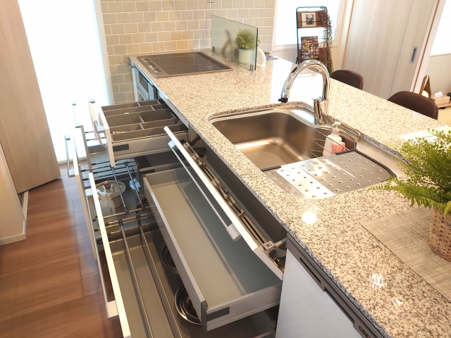 キッチンリフォームで後悔しない！収納不足を防ぐ３つのチェックポイント