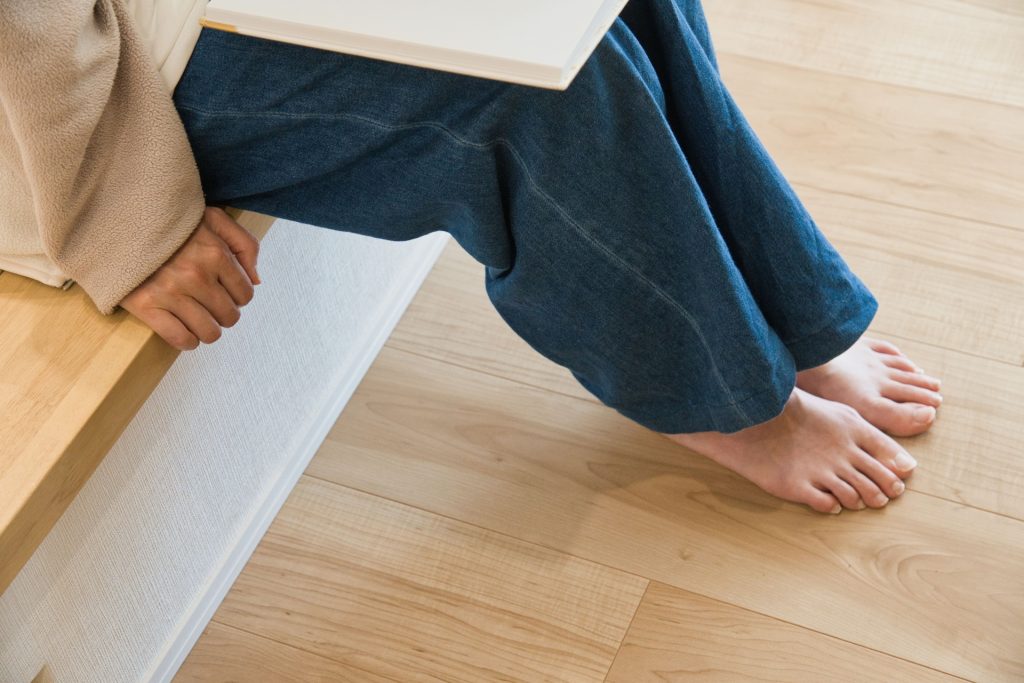 電気式と温水式、我が家に合うのはどっち？床暖房リフォームの徹底比較