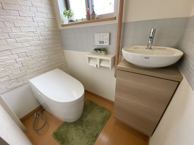 広島・呉でのトイレ選び｜タンクレストイレの快適さと注意点を解説